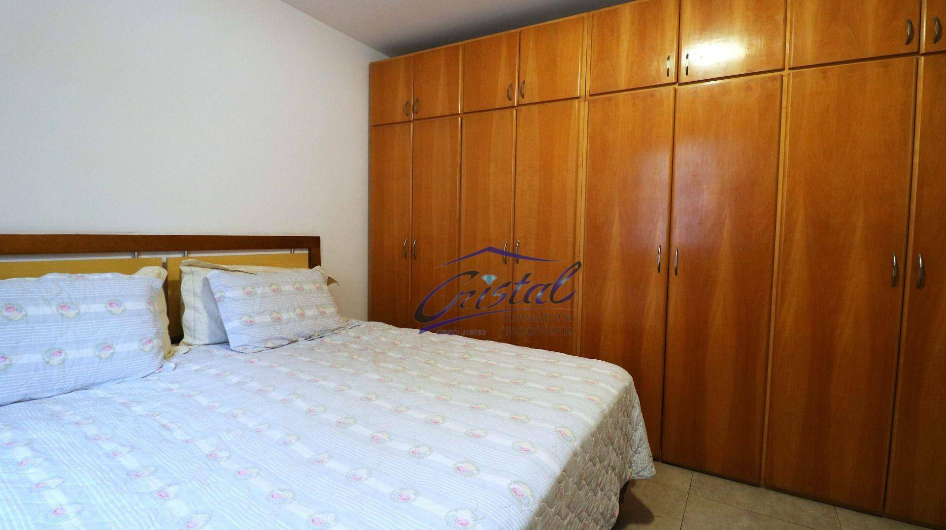 Casa à venda com 4 quartos, 350m² - Foto 22