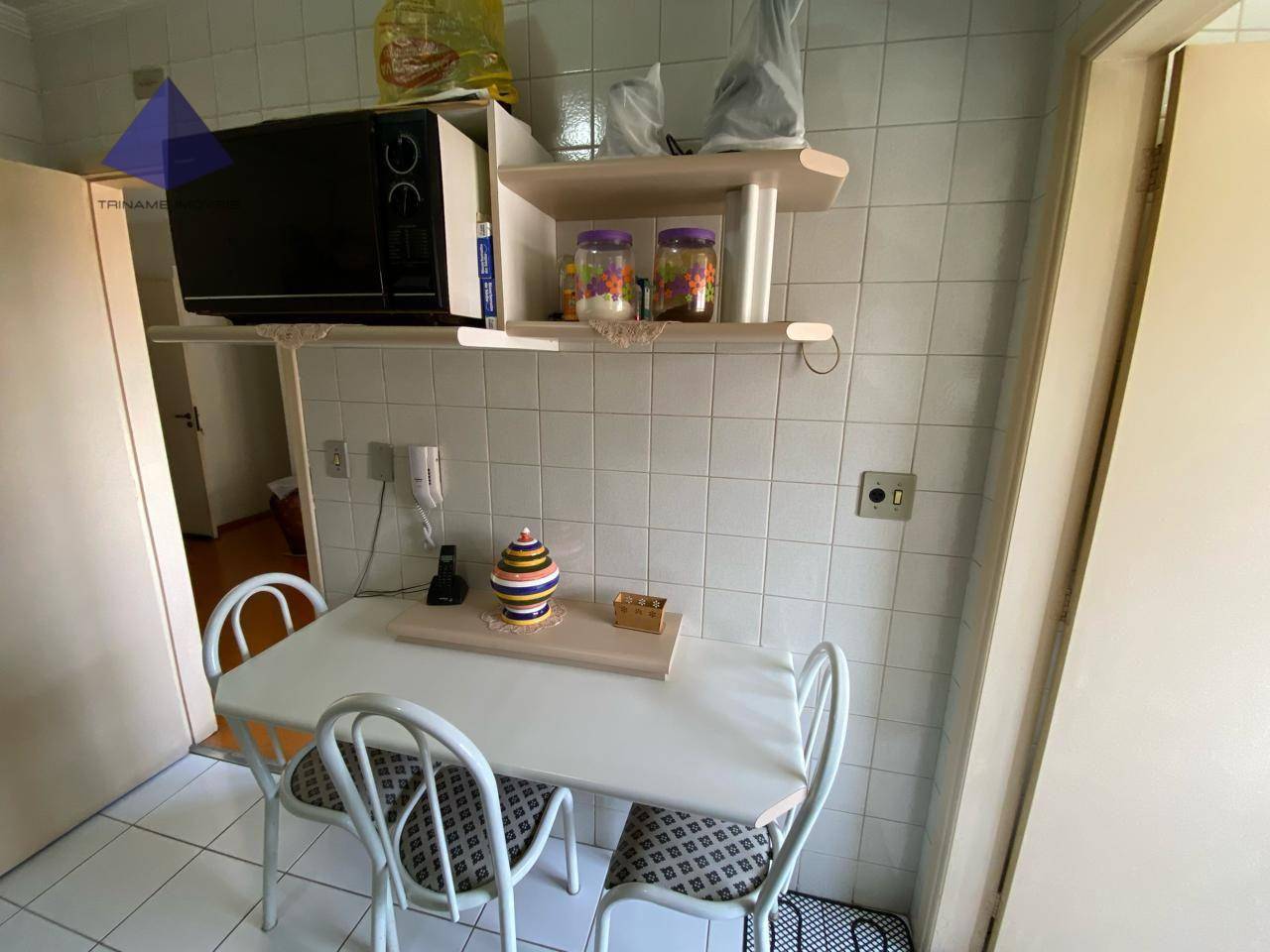 Apartamento à venda com 2 quartos, 65m² - Foto 4