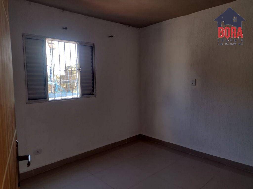 Casa para alugar com 4 quartos, 150m² - Foto 12