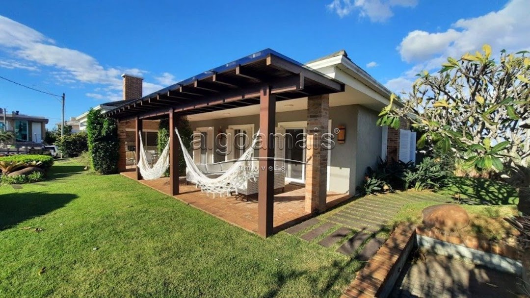 Casa de Condomínio à venda com 4 quartos, 390m² - Foto 1