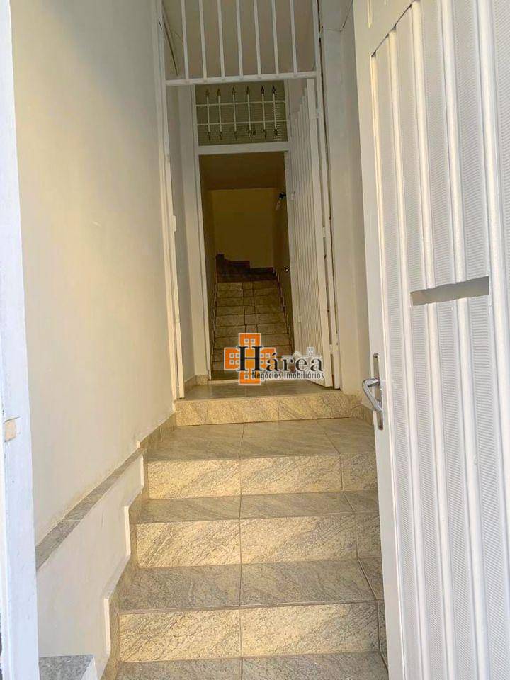 Sobrado à venda com 5 quartos, 327m² - Foto 1