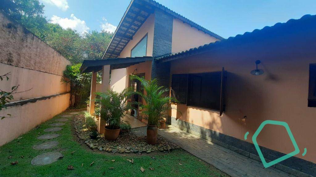 Casa de Condomínio à venda e aluguel com 3 quartos, 300m² - Foto 37