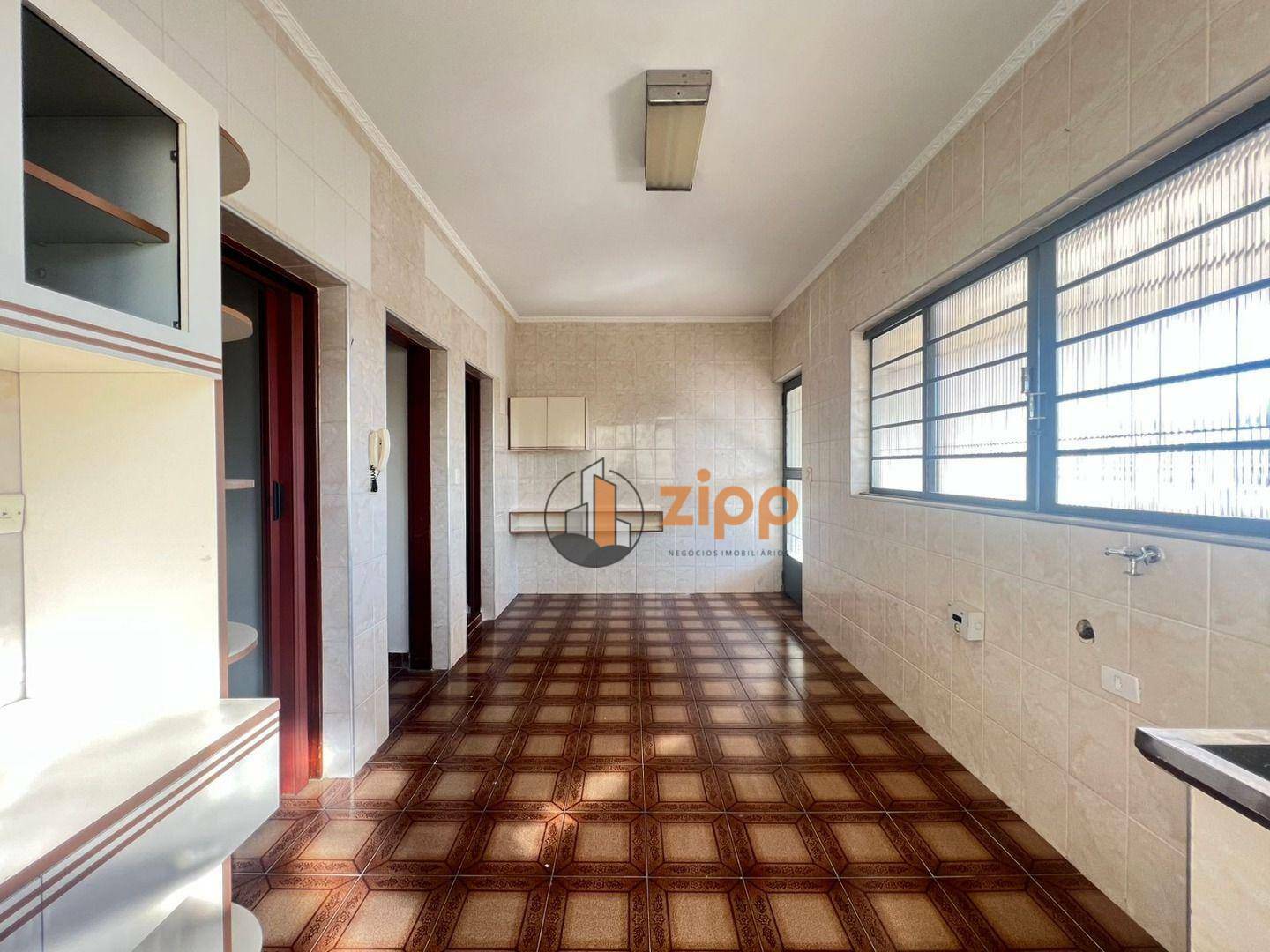 Sobrado à venda com 6 quartos, 300m² - Foto 41