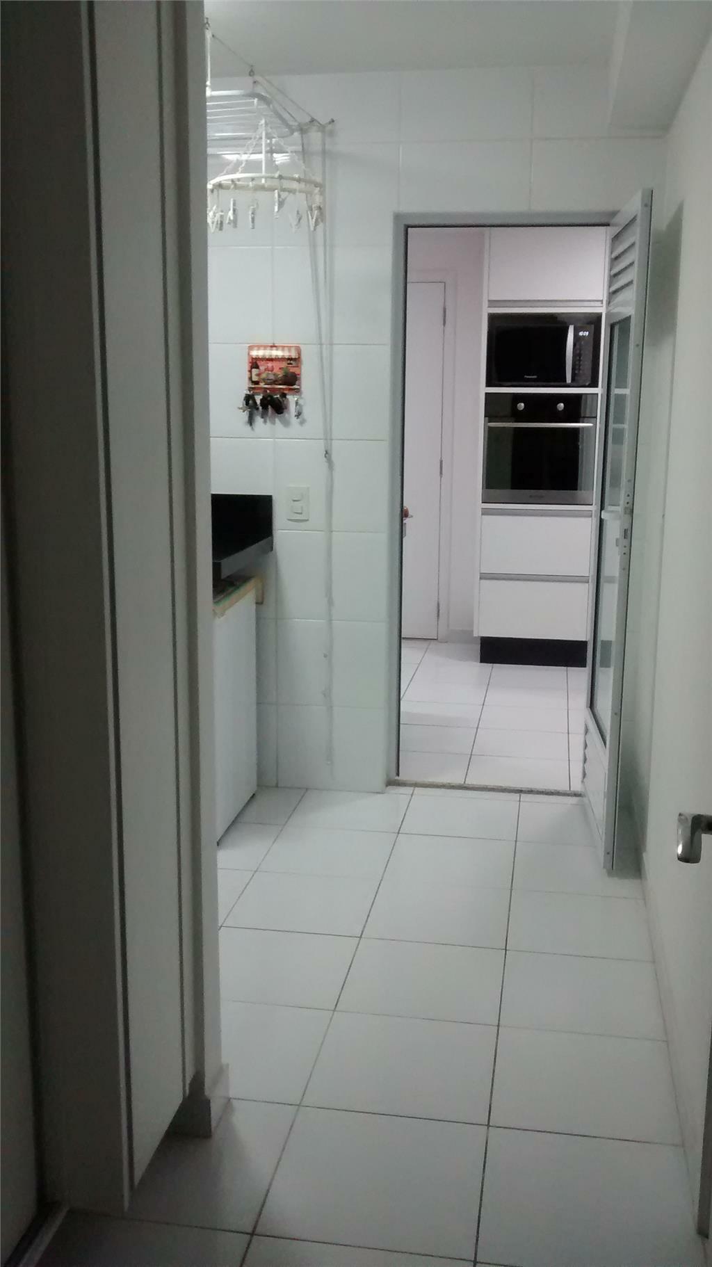 Apartamento à venda com 3 quartos, 234m² - Foto 19