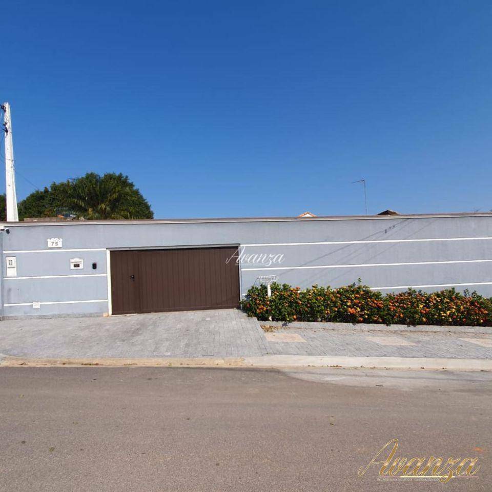 Casa, 5 quartos, 210 m² - Foto 1