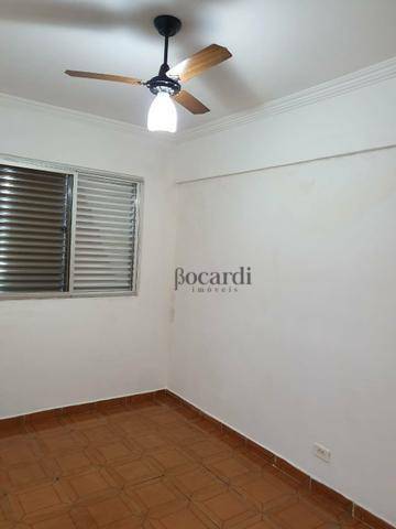 Apartamento à venda com 2 quartos, 70m² - Foto 2