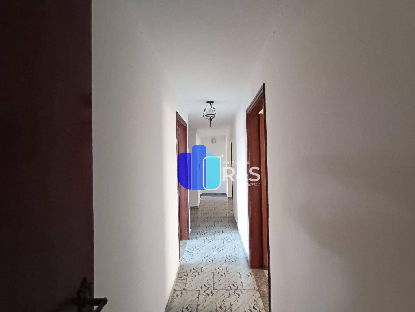 Casa para alugar com 3 quartos, 210m² - Foto 10