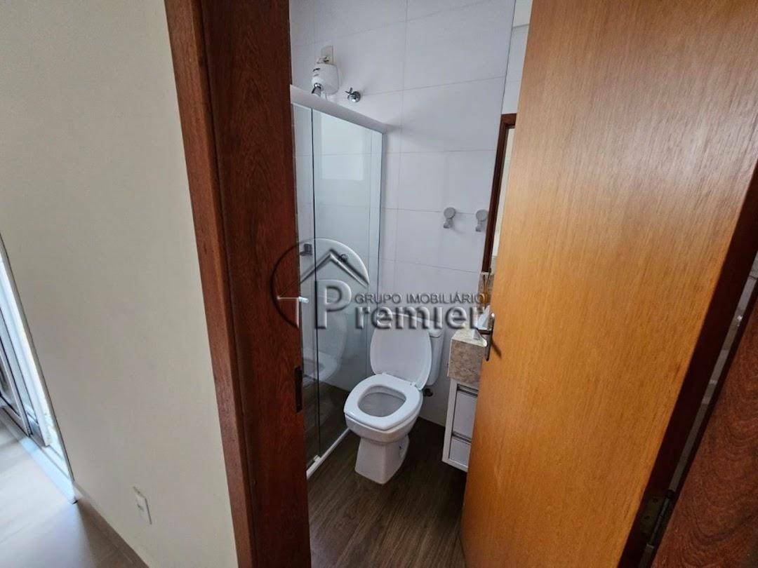 Casa de Condomínio para alugar com 3 quartos, 189m² - Foto 3