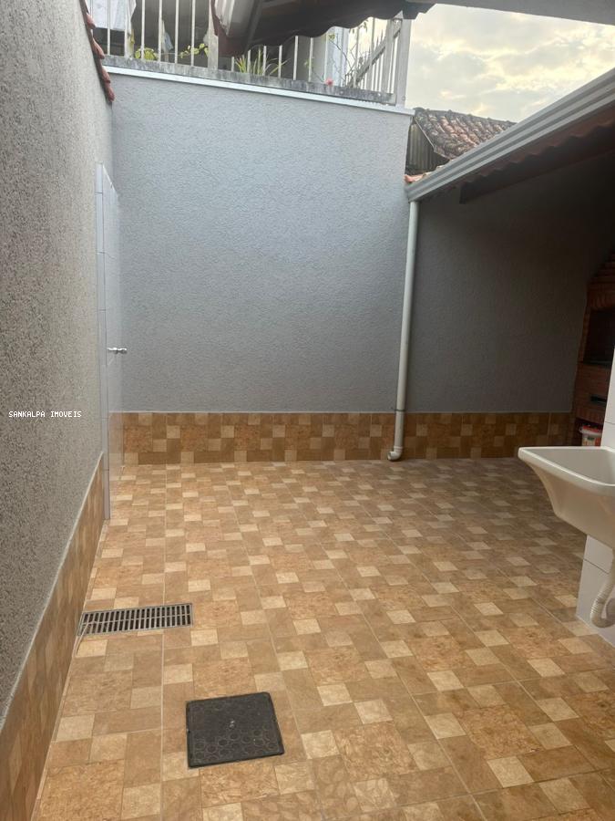 Casa à venda com 2 quartos, 130m² - Foto 11