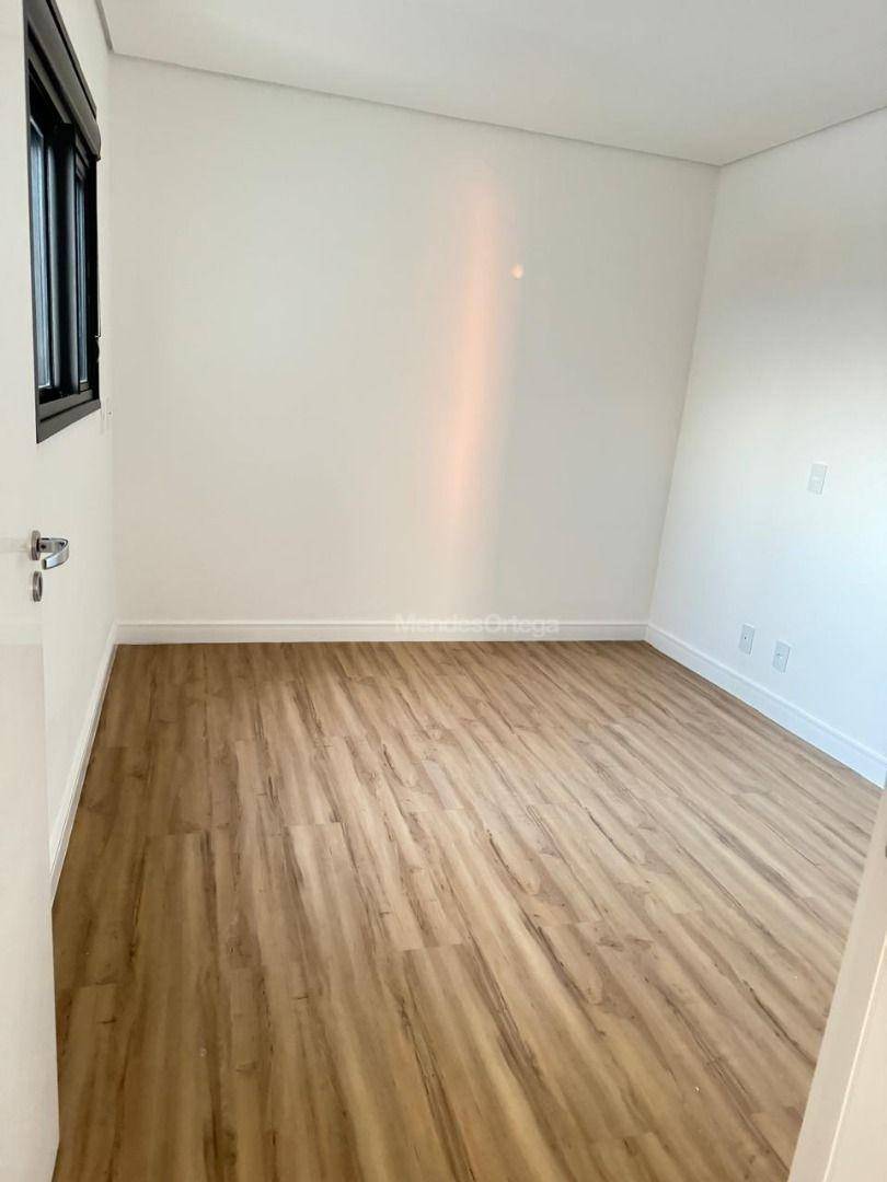 Apartamento à venda com 4 quartos, 222m² - Foto 15