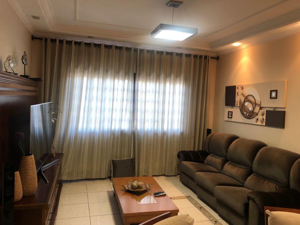 Sobrado à venda com 3 quartos, 375m² - Foto 1