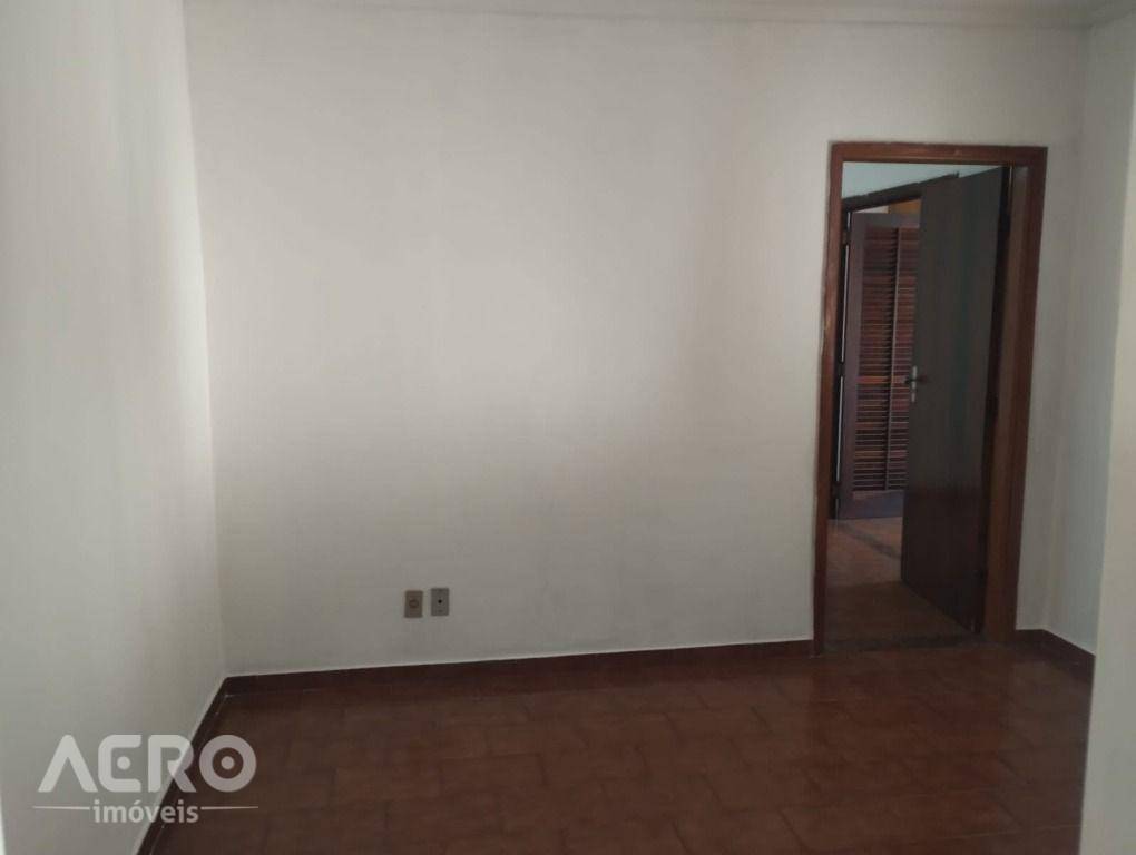 Casa à venda e aluguel com 2 quartos, 82m² - Foto 13