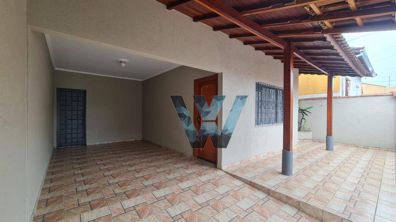 Casa à venda com 3 quartos, 150m² - Foto 1