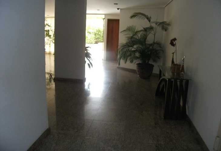 Apartamento à venda com 3 quartos, 123m² - Foto 2