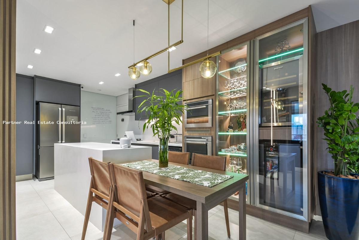 Apartamento à venda com 3 quartos, 131m² - Foto 9