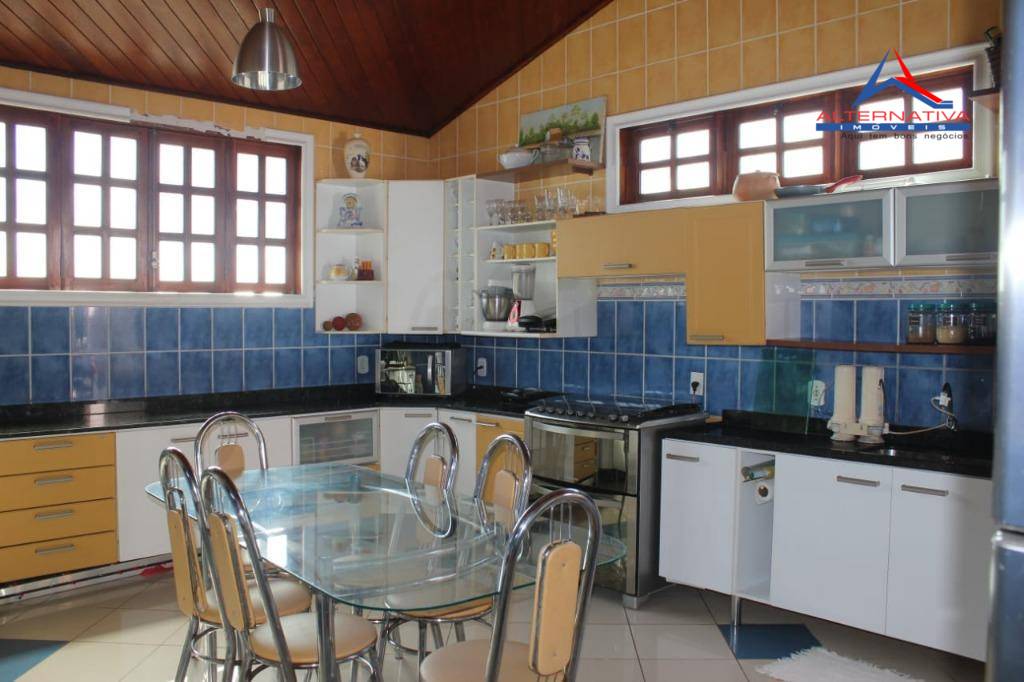 Casa à venda com 3 quartos, 209m² - Foto 7