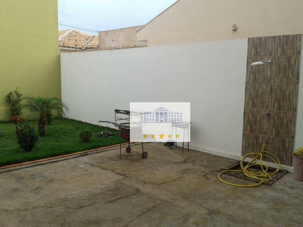 Casa à venda com 2 quartos, 200m² - Foto 17