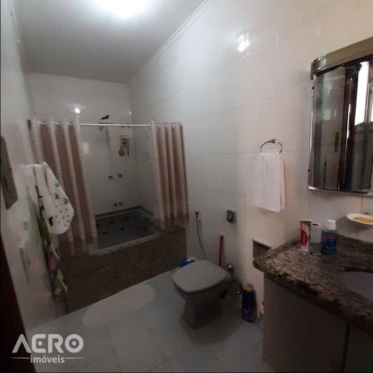 Casa à venda com 3 quartos, 186m² - Foto 16