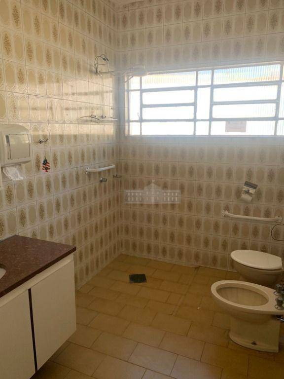 Casa à venda e aluguel com 3 quartos, 242m² - Foto 15