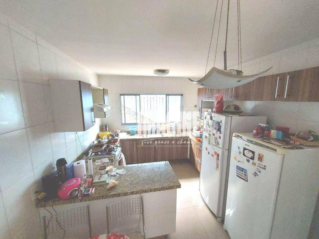 Casa à venda com 3 quartos, 200m² - Foto 9