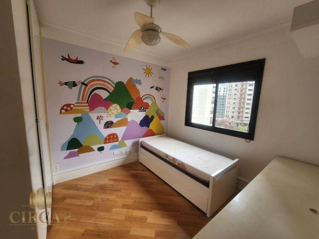 Apartamento para alugar com 3 quartos, 173m² - Foto 13