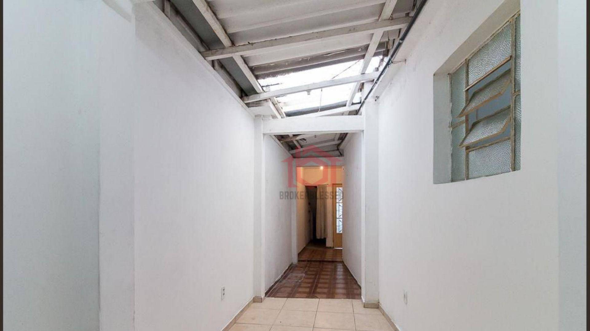 Casa à venda com 6 quartos, 200m² - Foto 27