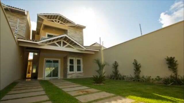 Casa de Condomínio à venda com 4 quartos, 210m² - Foto 1