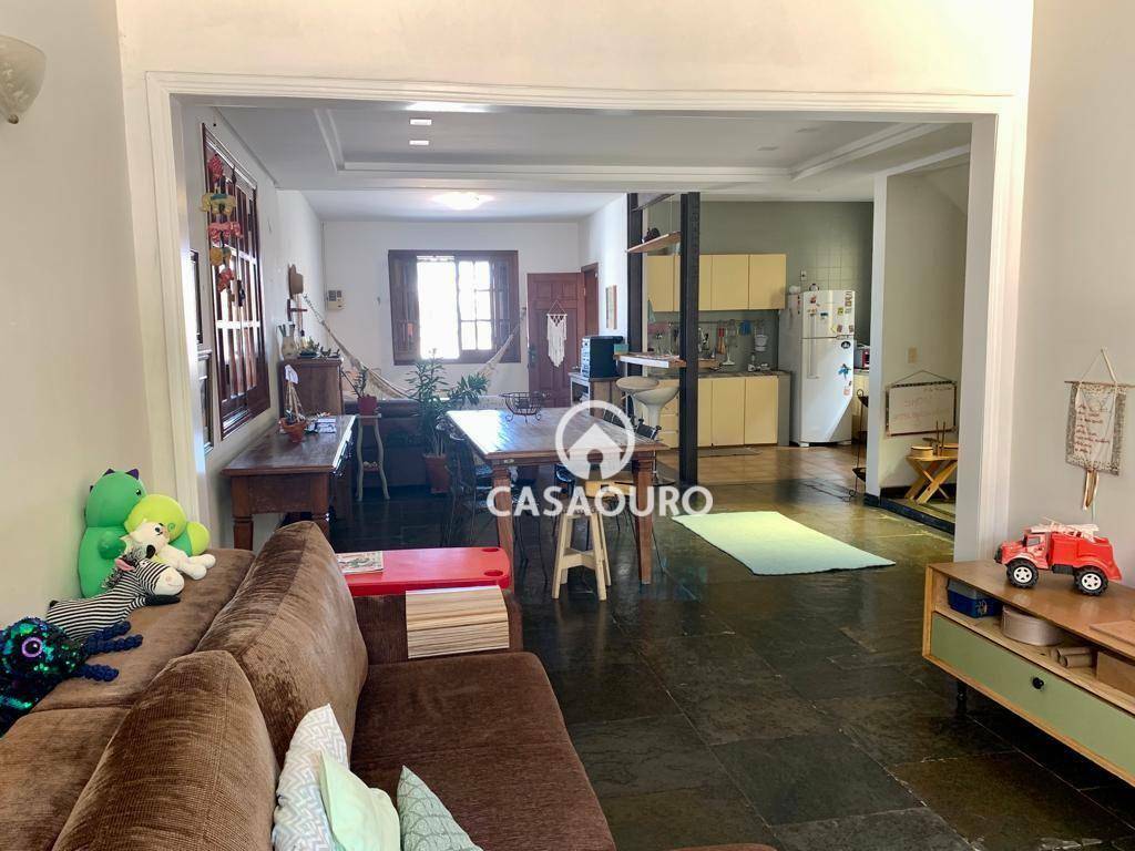 Casa à venda com 4 quartos, 251m² - Foto 8