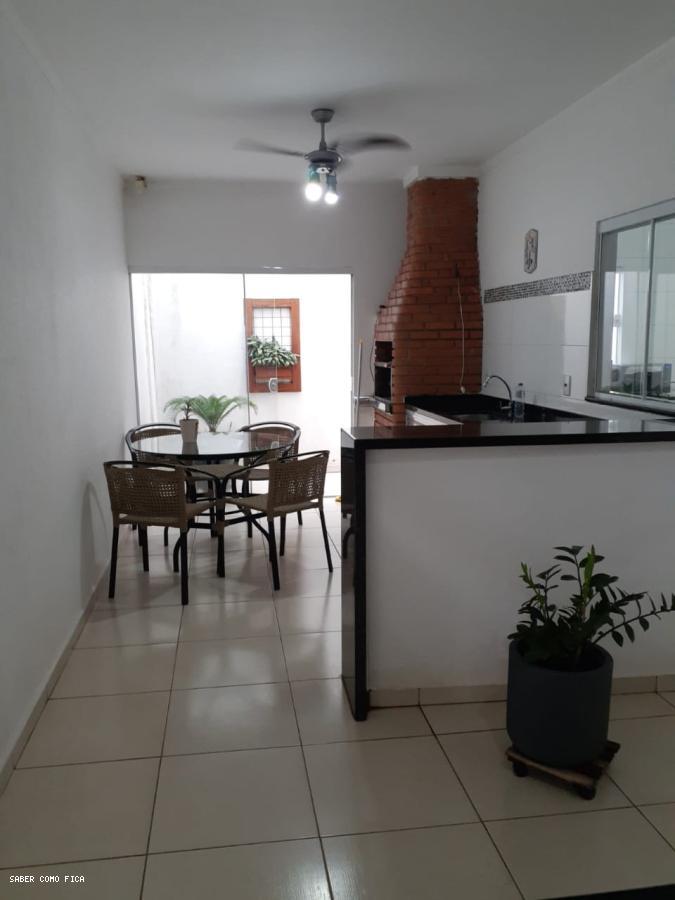 Casa à venda com 3 quartos, 300m² - Foto 12