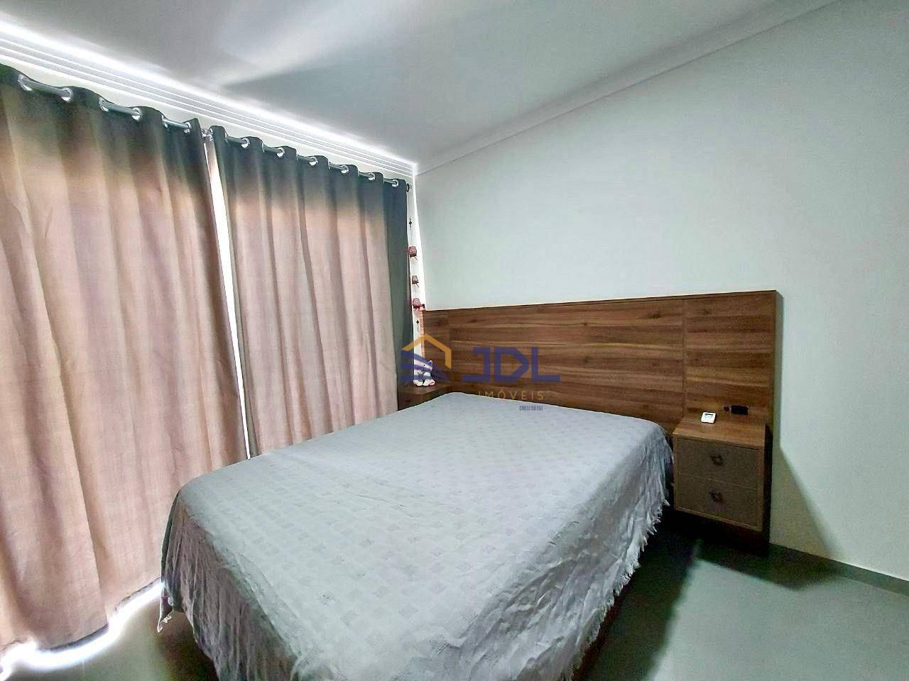 Casa à venda com 2 quartos, 68m² - Foto 8