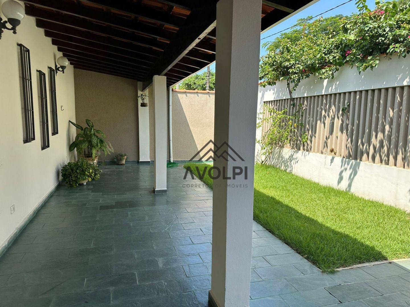 Casa à venda com 3 quartos, 135m² - Foto 1