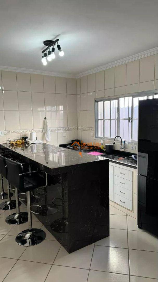 Casa à venda com 3 quartos, 225m² - Foto 1