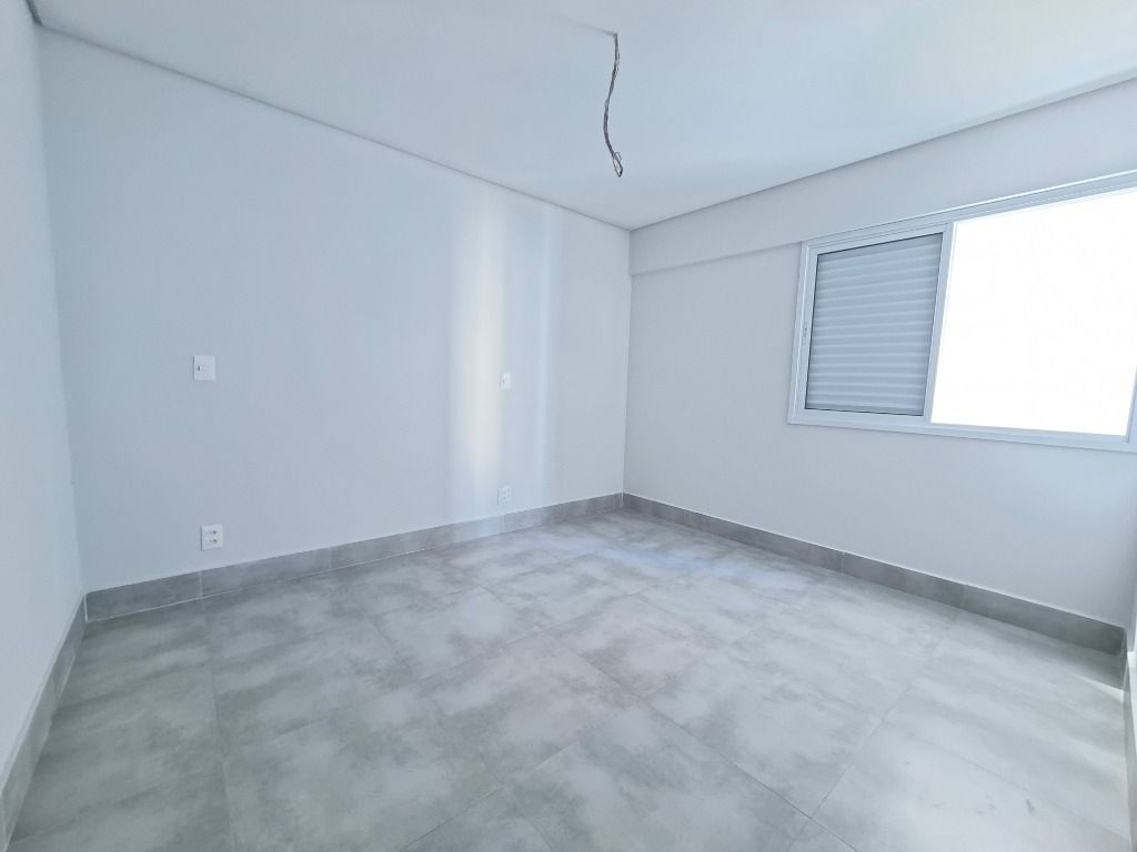 Apartamento à venda com 3 quartos, 146m² - Foto 17