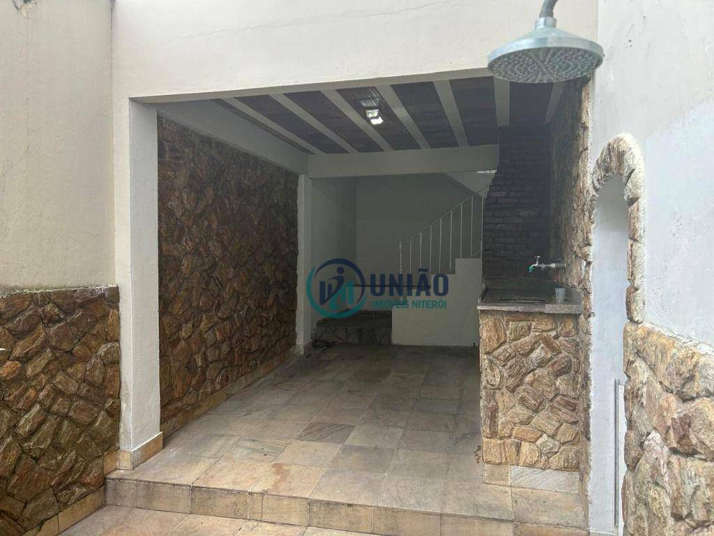 Casa de Condomínio à venda com 4 quartos, 200m² - Foto 36