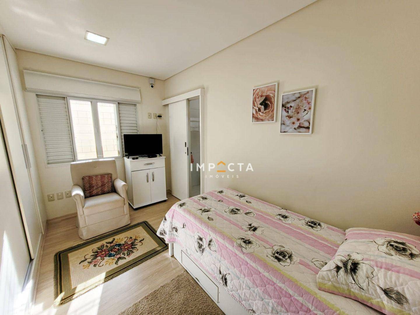 Casa à venda com 3 quartos, 240m² - Foto 10