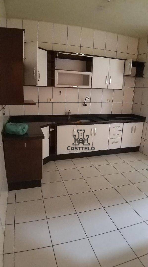 Casa à venda com 3 quartos, 90m² - Foto 13