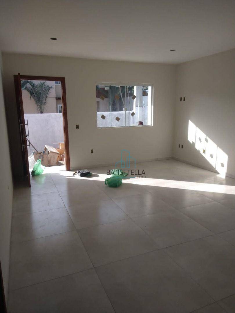 Casa à venda com 2 quartos, 62m² - Foto 4