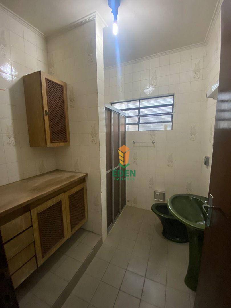 Casa para alugar com 4 quartos, 270m² - Foto 24