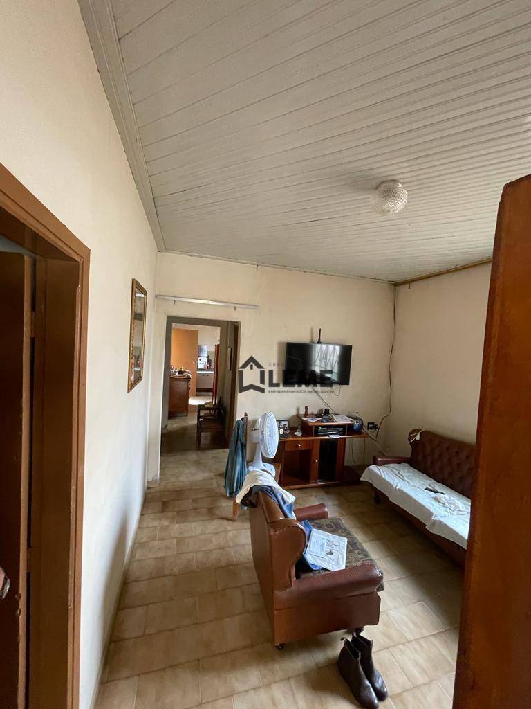 Casa à venda com 2 quartos, 150m² - Foto 2