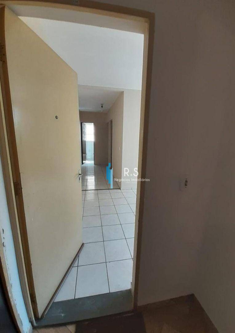 Apartamento à venda com 2 quartos, 49m² - Foto 2