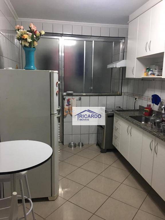 Apartamento à venda com 2 quartos, 74m² - Foto 11