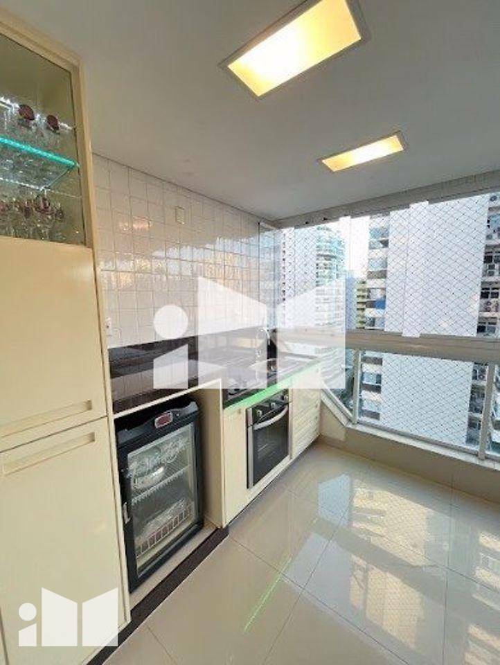 Apartamento à venda com 3 quartos, 120m² - Foto 5