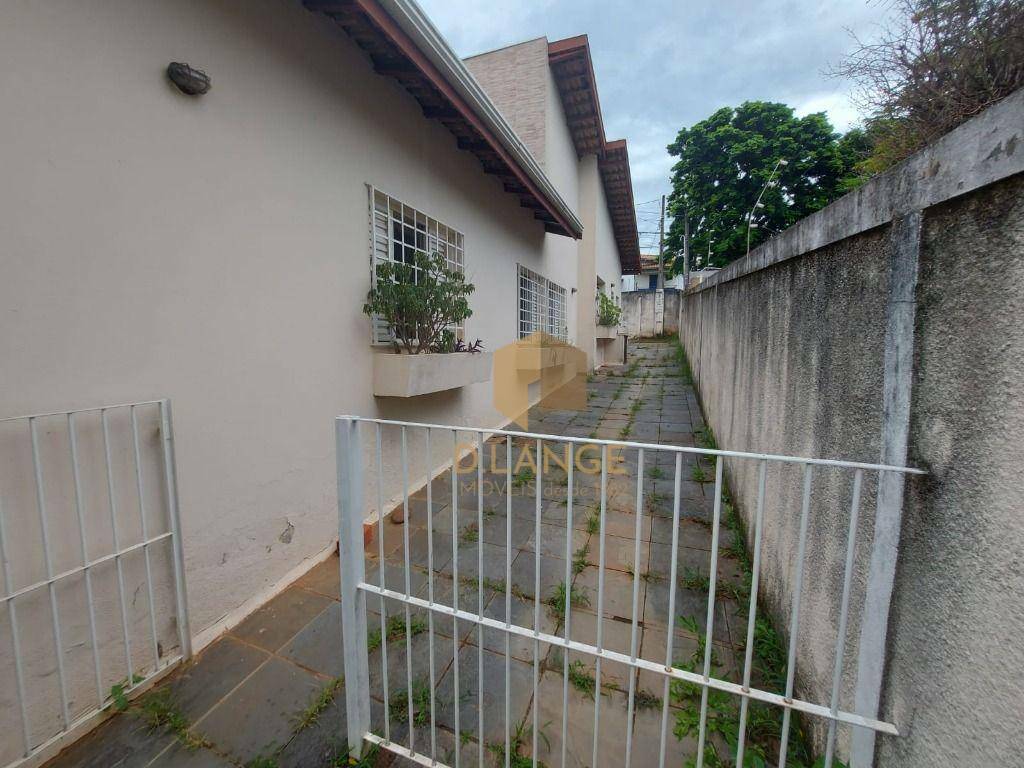 Casa à venda com 3 quartos, 267m² - Foto 20