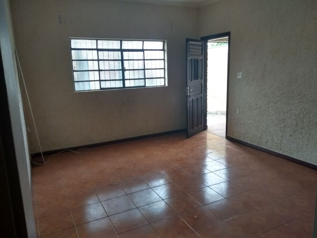 Casa à venda com 3 quartos, 240m² - Foto 18