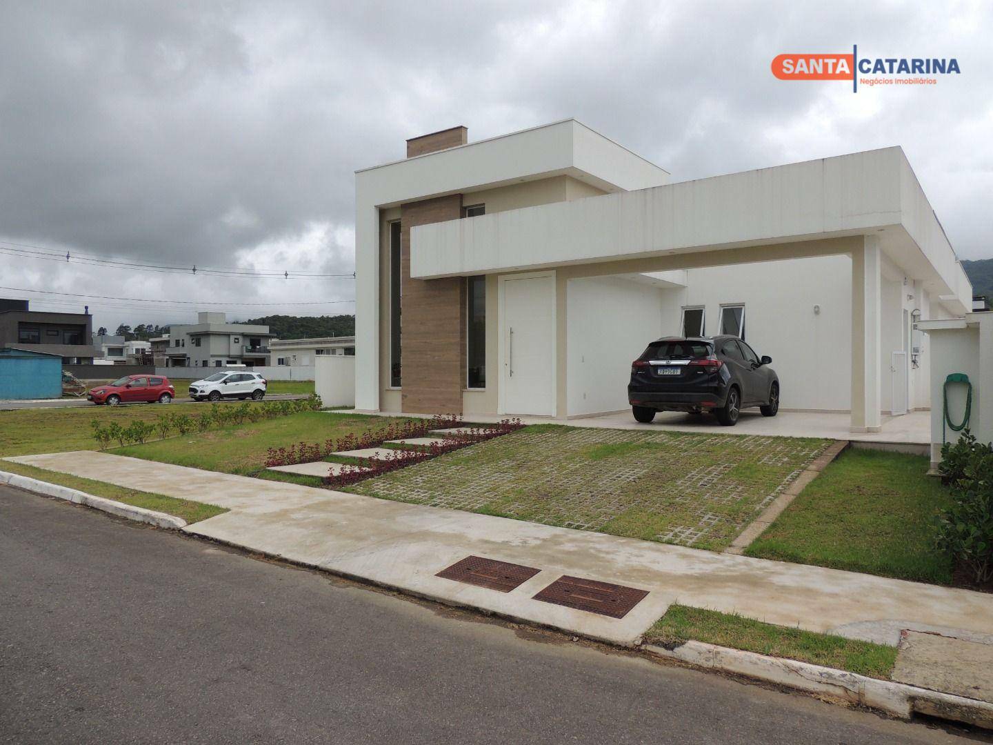 Casa de Condomínio à venda com 4 quartos, 412m² - Foto 2