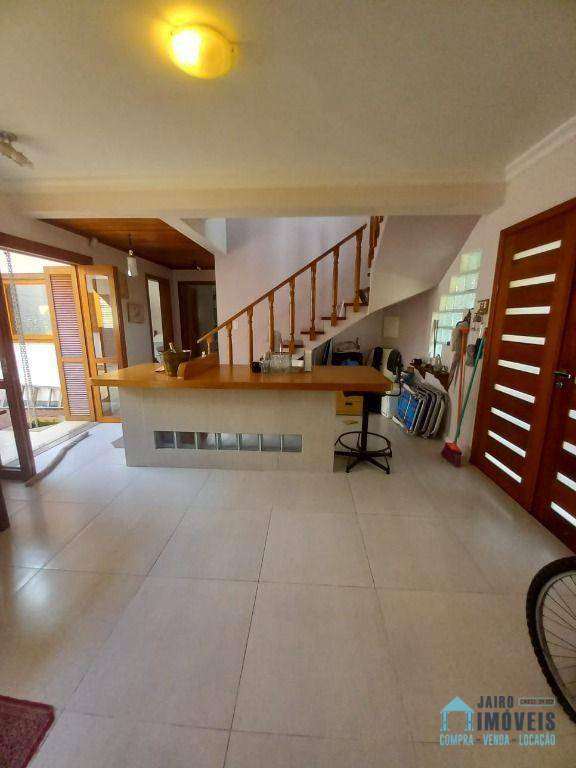 Casa à venda com 3 quartos, 200m² - Foto 15