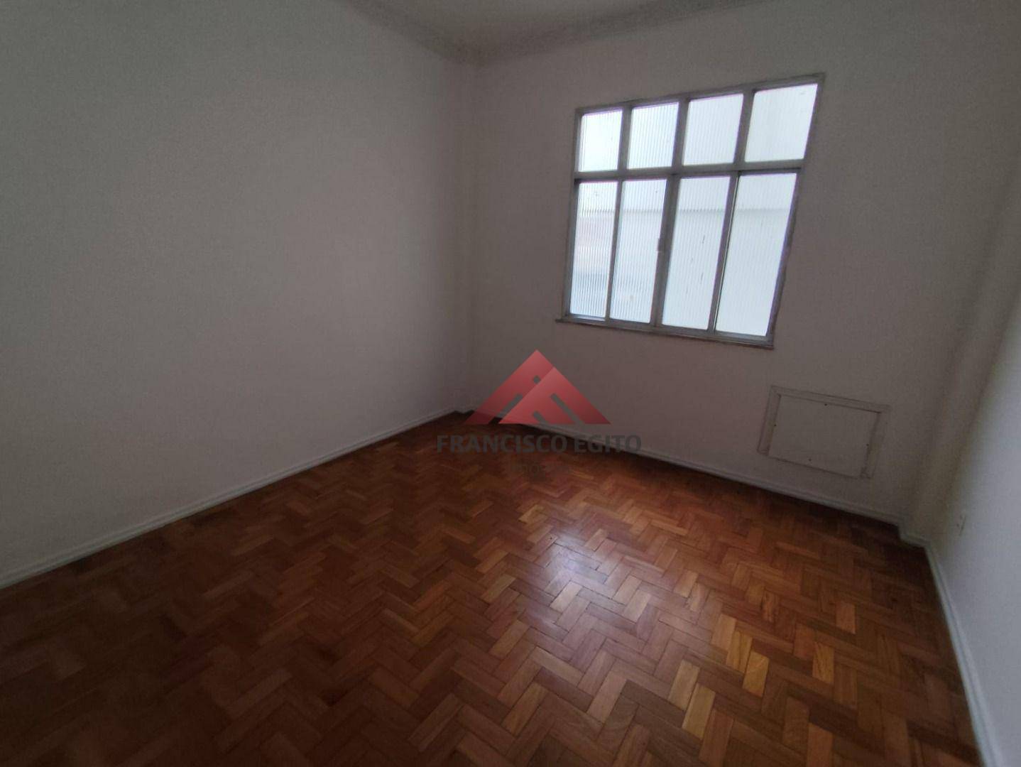 Apartamento para alugar com 2 quartos, 80m² - Foto 13