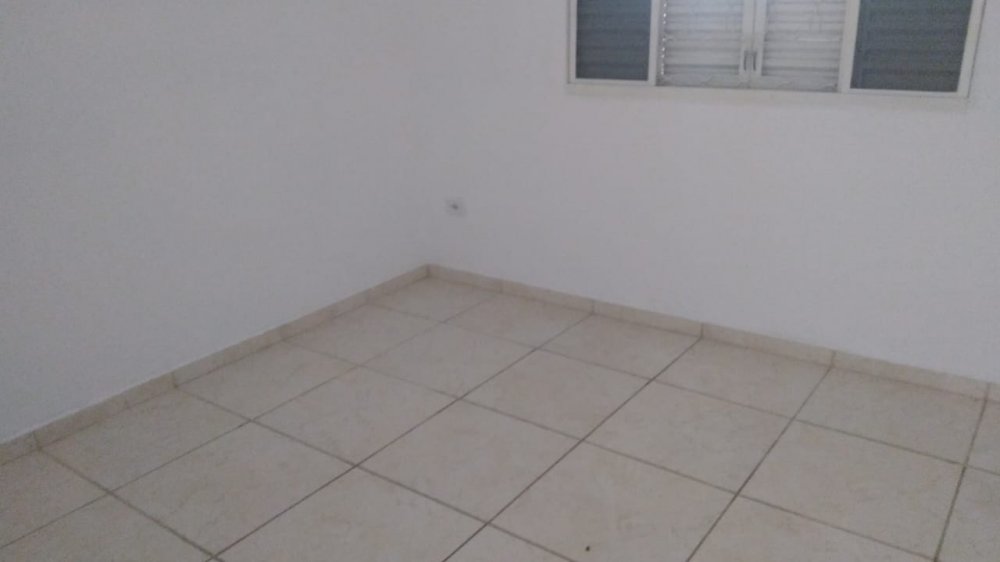 Casa à venda com 2 quartos, 75m² - Foto 2