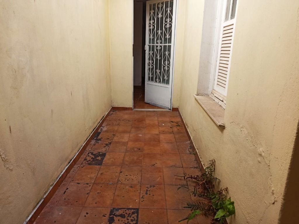 Casa à venda com 6 quartos, 300m² - Foto 11