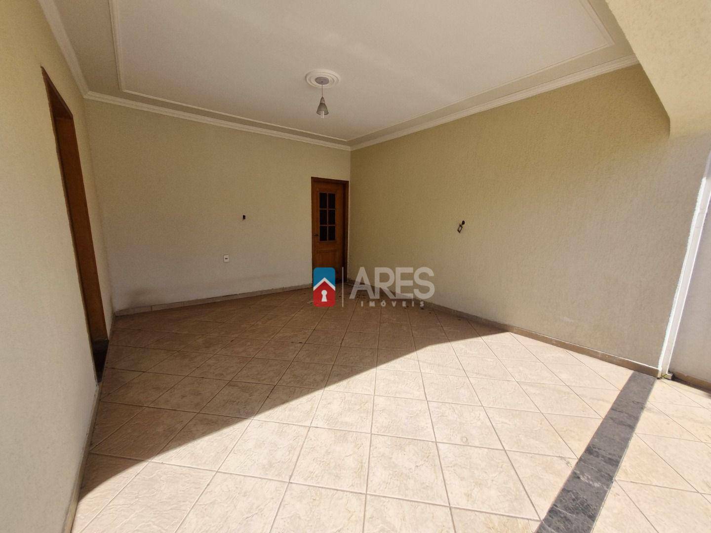 Casa à venda com 3 quartos, 132m² - Foto 3